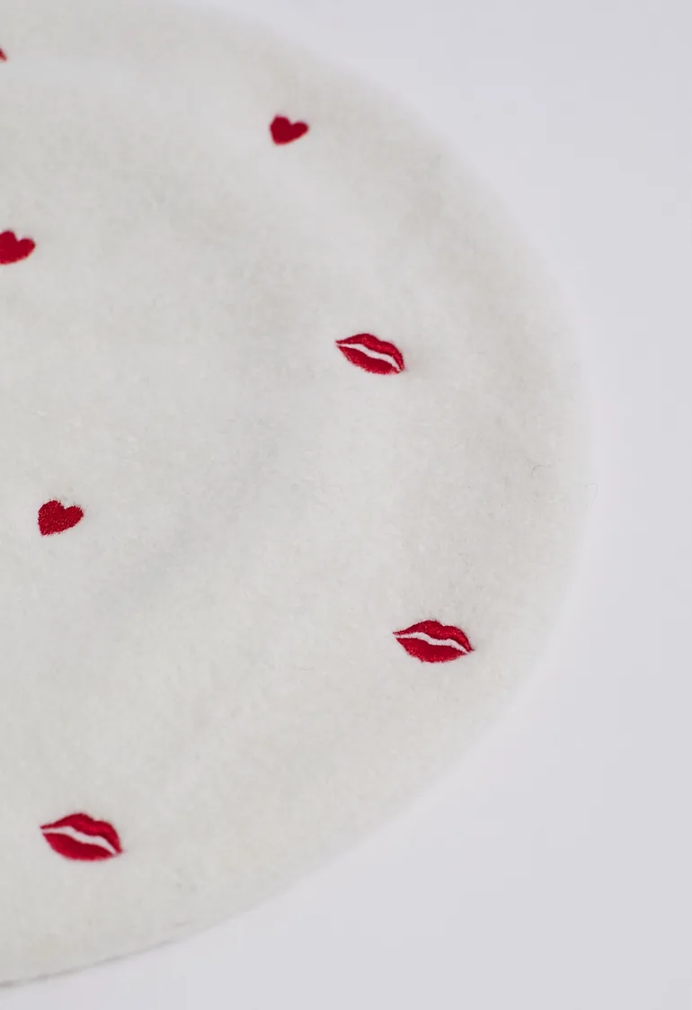 Lips and Hearts Wool-Blend Beret in White - 4