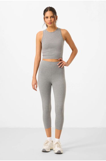 TOMMY Women's Sleeveless Active Set With Capri Leggings