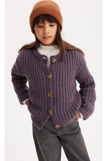 Chunky Knit Buttoned Cardigan with Crew Neck