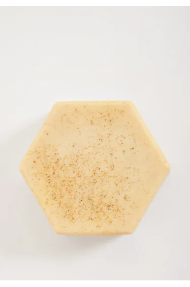 صابون  ليكوريش باللون الأصفر