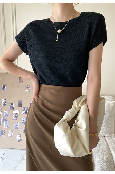 Short Sleeve Textured Knit Top in Black