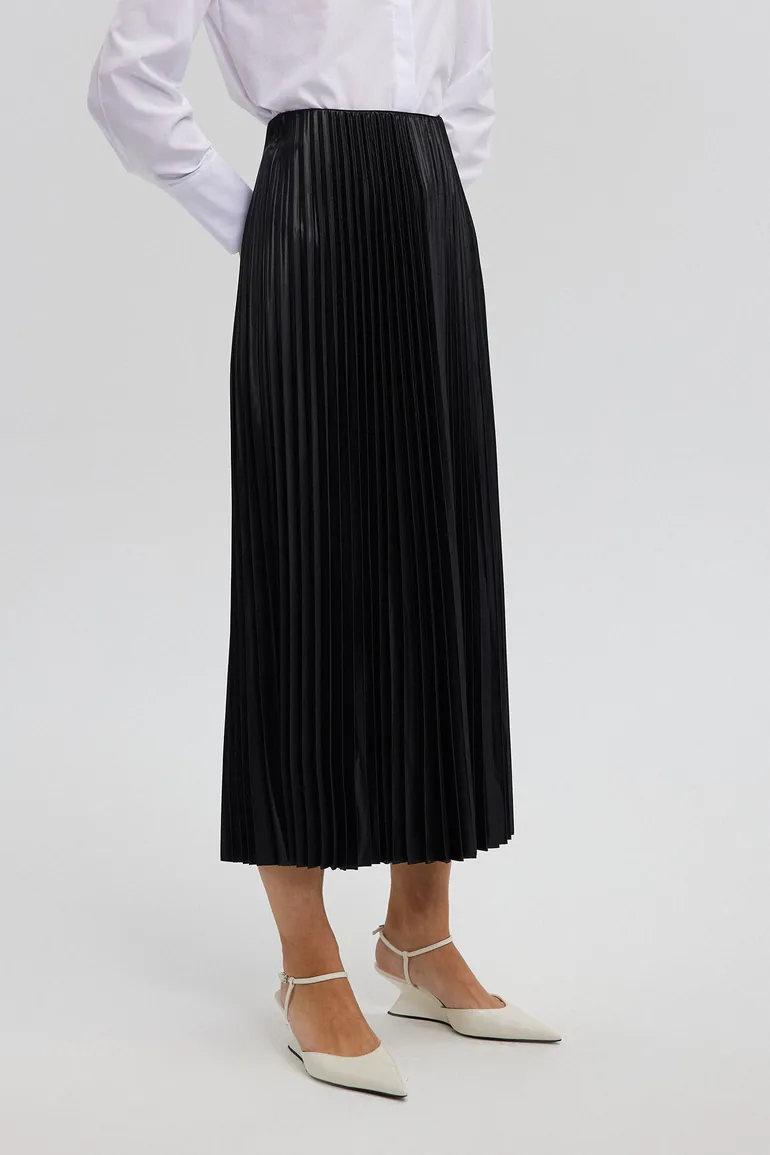 Touché Black Pleated Midaxi Skirt - 2