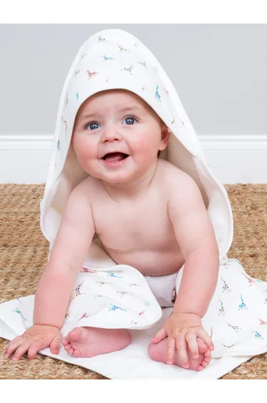 Sweet Giraffe Cuddle Wrap