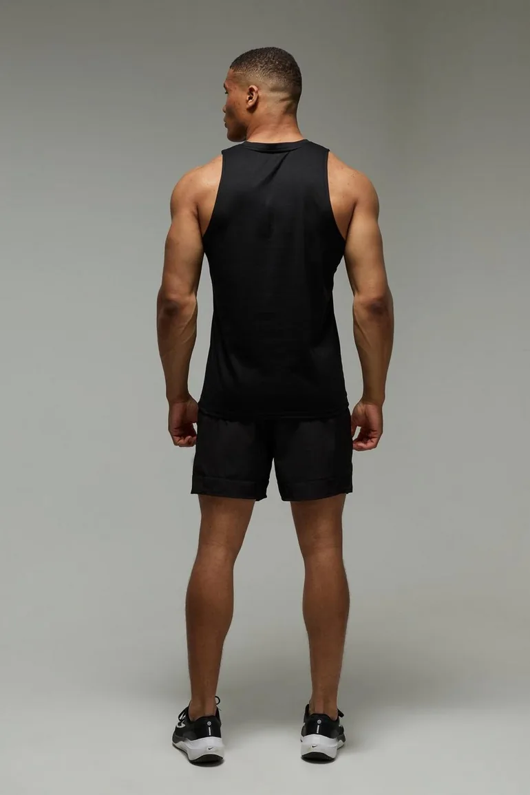 شورت رياضي رجالي بشعار - 1