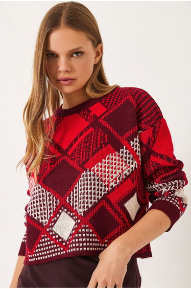 LUCCI Striped Crew Neck Cropped Sweater