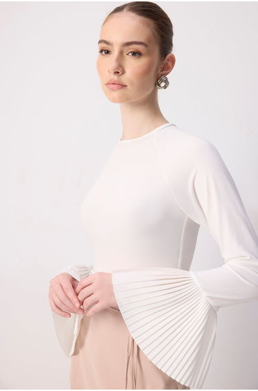 PLEATED CUFF BODY