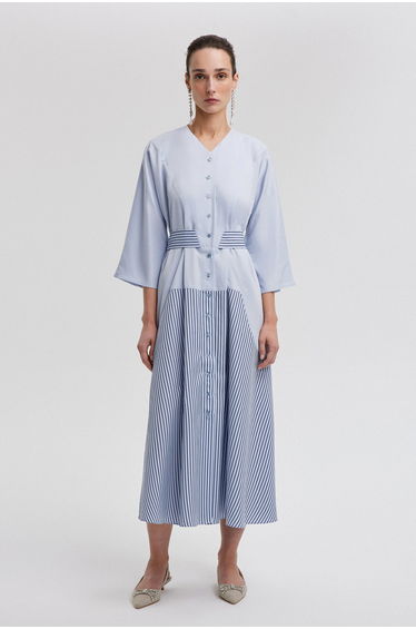 V NECK DRESS WITH BELTED WAIST