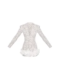 فستان بريتي ليتل ثينق بليزر أبيض قصير بقصة مستقيمة بأكمام طويلة - 4