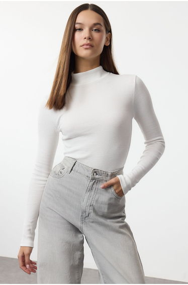Ecru Fitted/Fits the Body Stand Collar Long Sleeve Ribbed Stretch Knitted Medium Blouse
