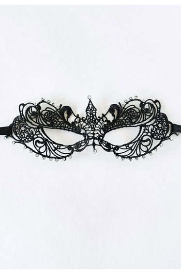 Zircon Trim Lace Ball Mask in Black