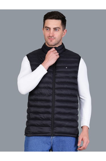 Men Black Sleeveless Puffer Jacket
