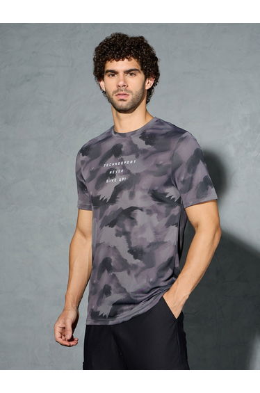 Men Camouflage Printed Round Neck Regular Fit T-Shirt