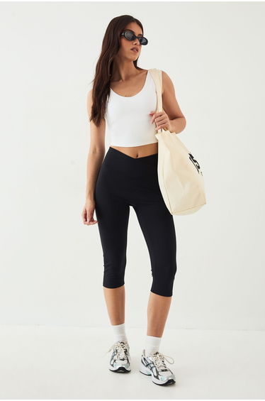DSGN Studio Sculpt Longline Plunge Sports Bra - white