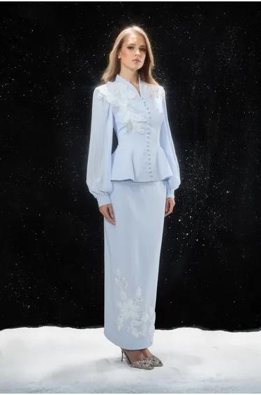 طقم سانفير باللون الأزرق