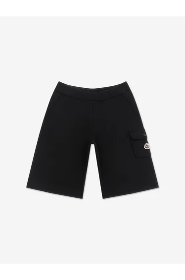 شورت رياضي أطفال ولادي بجيوب بطبعة شعار لون أسود