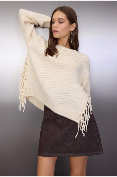 Ecru Soft Texture Wide Pattern Tassel Detailed Knitwear Sweater