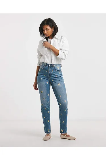 Fruit Embroidered Slim Mom Jeans