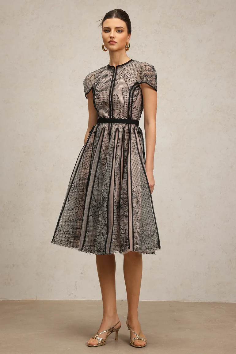 Lisiya Short Sleeves Jacquard Midi Dress - 4