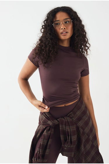 DSGN Studio Sports Sculpt Short Sleeve Top - chocolate