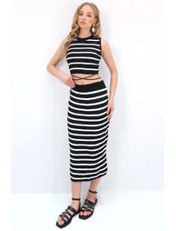 Women's Black Crew Neck Striped Crop Knitwear Blouse And Skirt 2-Piece Knitwear Suit - 3