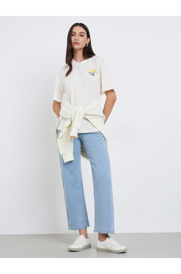 Women Straight Leg Jeans with Button-Adjustable Waistband