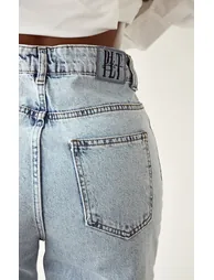 PRETTYLITTLETHING Shape Vintage Ripped Hem Straight Leg Jeans - 3