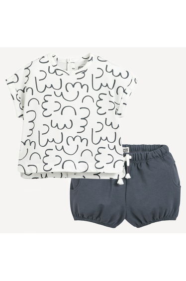 T-Shirt/Bloomers Outfit