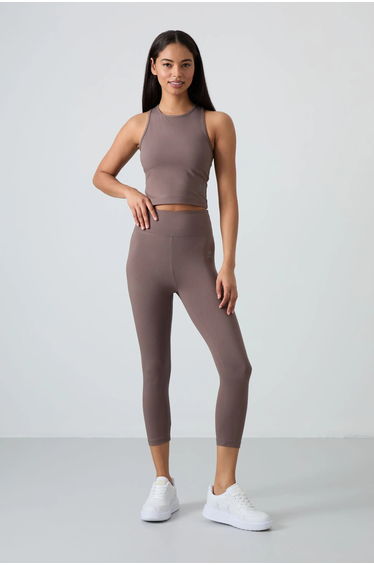 TOMMY Women's Sleeveless Active Set With Capri Leggings