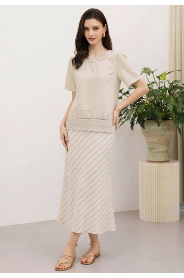 Embroidered Floral Trim Short Sleeve Top in Sand