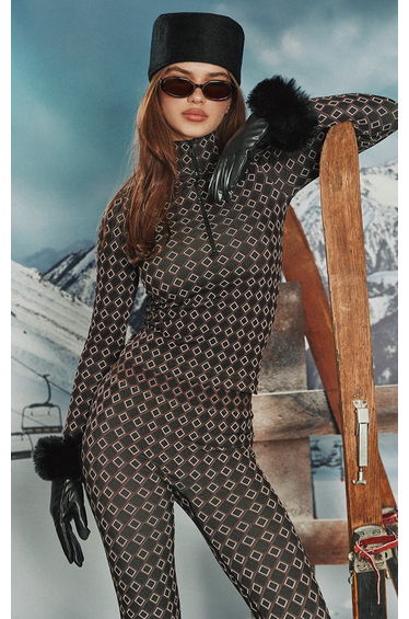PLT SKI Chocolate Jacquard Seamless Top