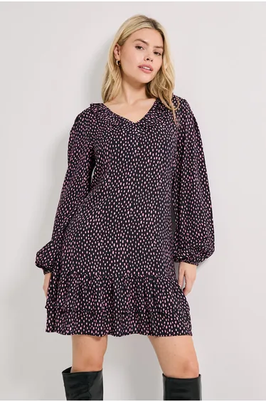 فستان قصير بطبقات متدرجة بأكمام بلوسون بطبعة منقطة - أرجواني