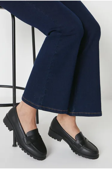 حذاء لوفر لون أسود