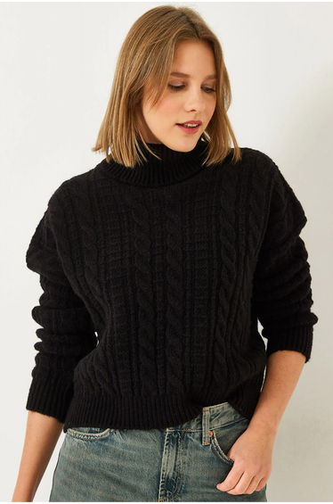 LUCCI Textured Turtleneck Cropped Sweater