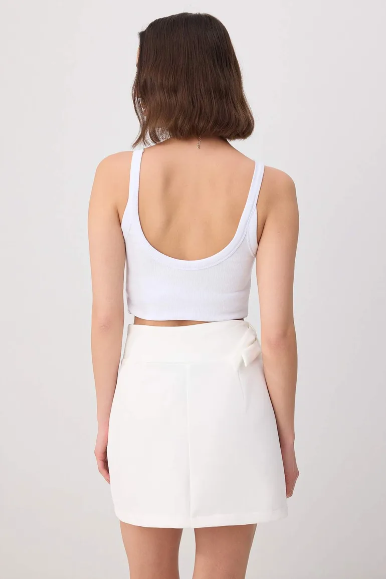 White Belt Buckle and Cut Out Detailed Short Skirt - 3