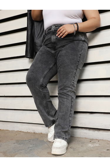 Plus Size High Rise Slim Fit Washed Jeans