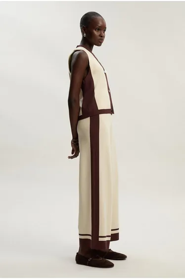 بنطلون محبوك