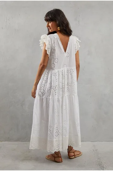 فستان وير هاوس أبيض ماكسي على شكل حرف A بطبعة أزهار