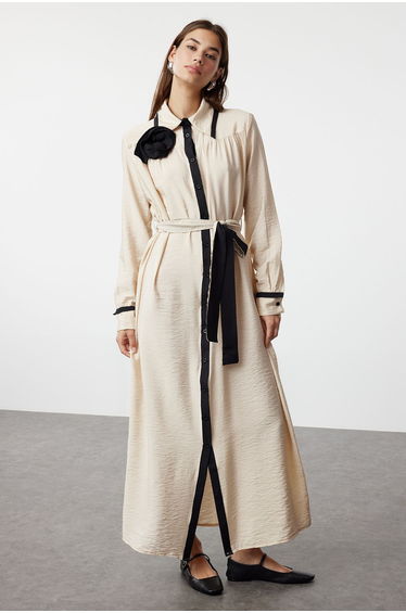 Ecru Black Piping and Rose Detailed Belted Woven Hijab Shirt Dress