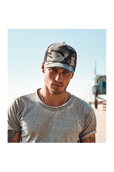 Flexfit Unisex Classic Camo Trucker Cap - Dark Camo/Black