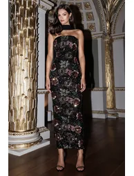 فستان ماكسي شتوي ميش بأكتاف مكشوفة مزين بأحجار بنقشة أزهار