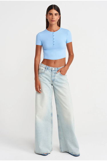 DILVIN Slim Fit Crop Blouse With Buttons