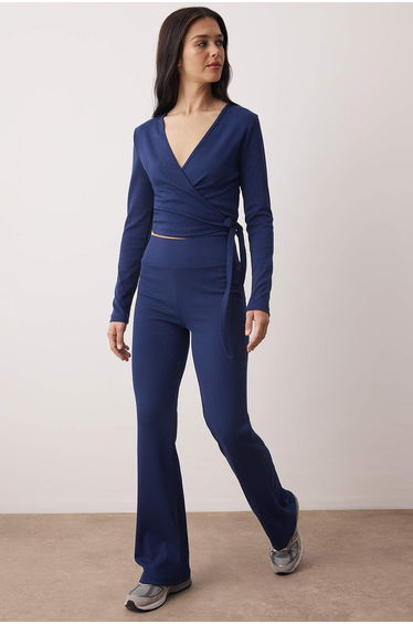 Navy blue double-breasted closure body-fitting long sleeve stretch knit top and bottom set