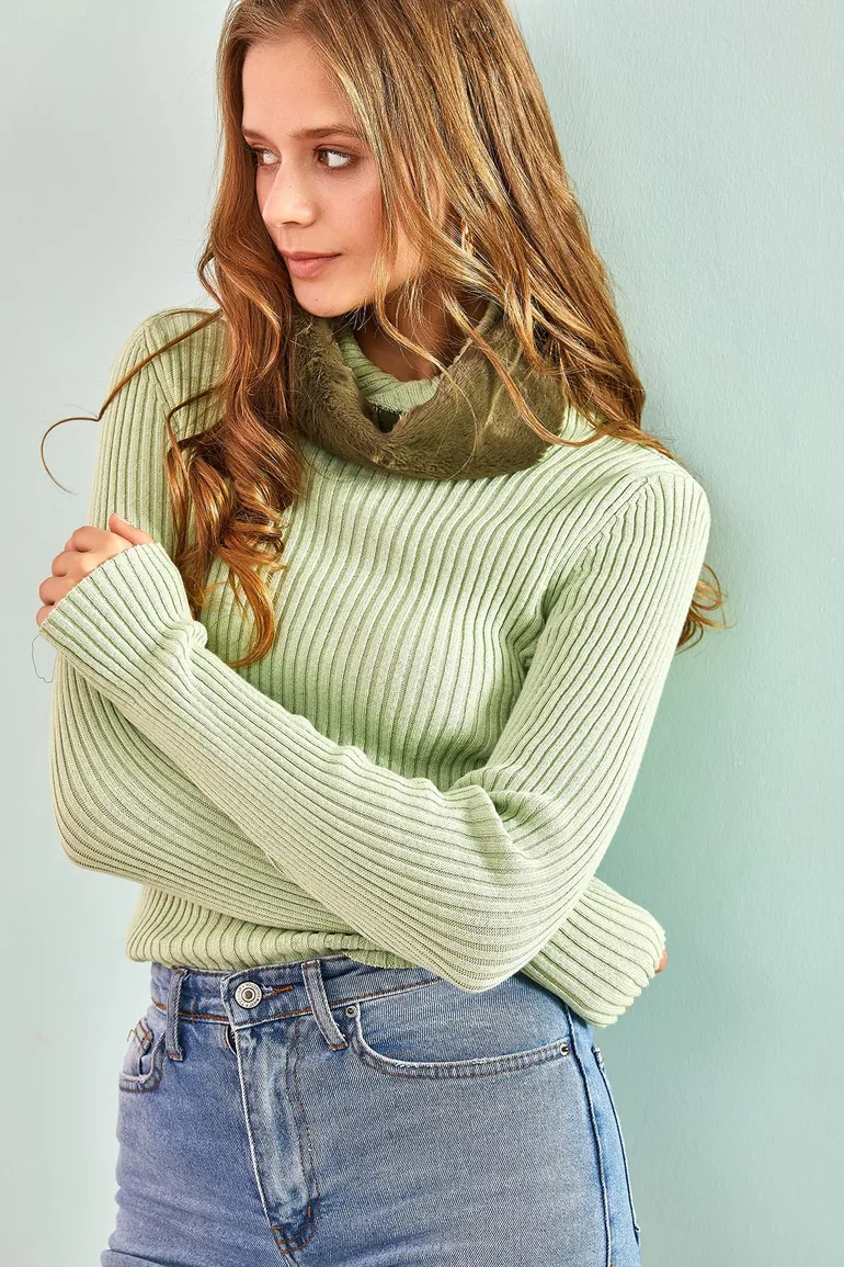 Women's Faux Fur Hooded Knitwear Sweater - 6