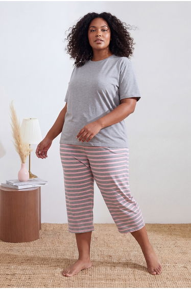 Gray-Pink Striped Knitted Capri Length Large Size Pajama Set