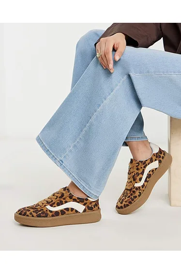 Chunky Retro Trainer Wide