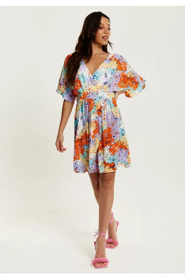 فستان قصير بخصر إيلاستيك بظهر مفتوح بطبعة أزهار - بألوان متعددة