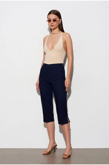 Dilvin Slim Fit Cut-Out Halter Bodysuit