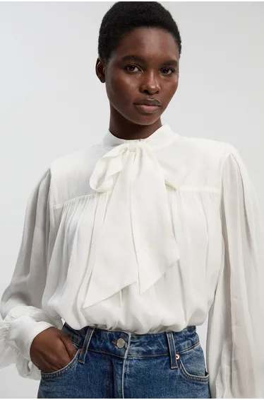 Viscose Georgette Printed Pussybow Woven Blouse