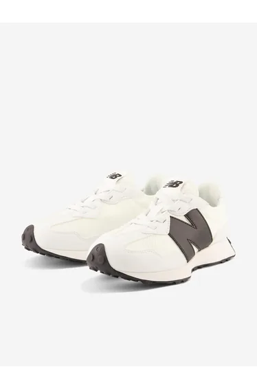 حذاء رياضي (تراينرز) نيو بالانس باللون الأبيض