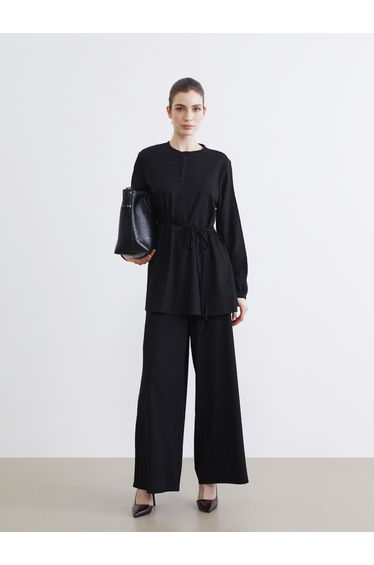Textured Wide-Leg Trousers with an Elasticated Waist.